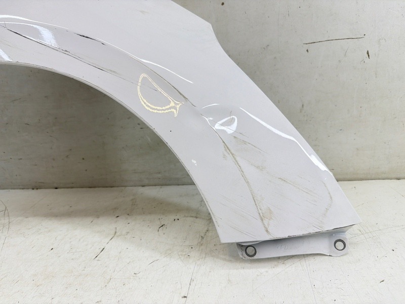 Крыло переднее правое