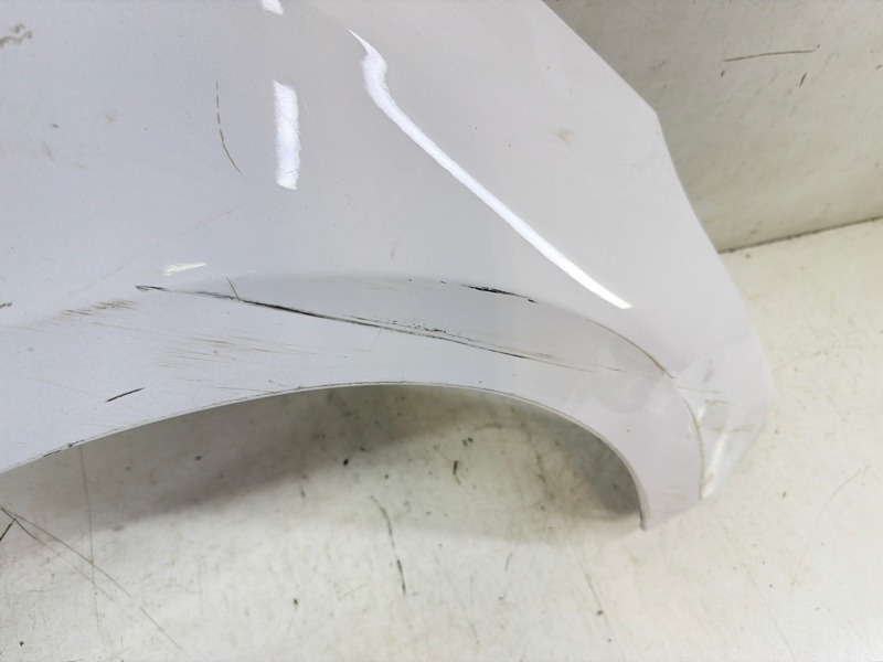 Крыло переднее правое