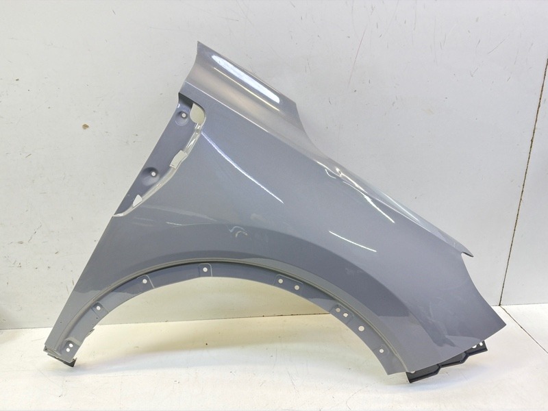 Крыло переднее правое