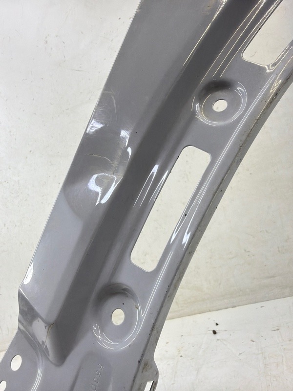 Крыло переднее правое