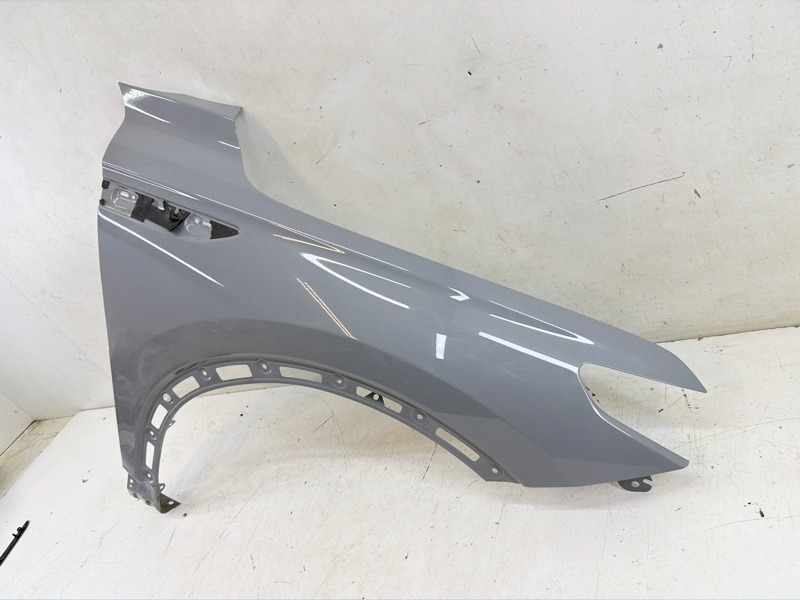 Крыло переднее правое