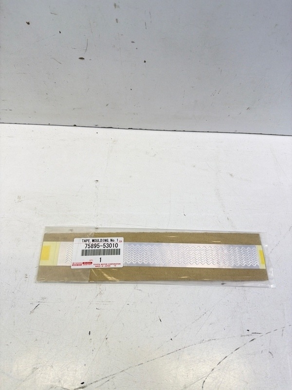 Молдинг заднего бампера