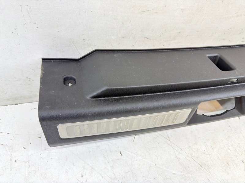 Кожух замка багажника