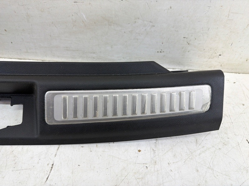 Кожух замка багажника