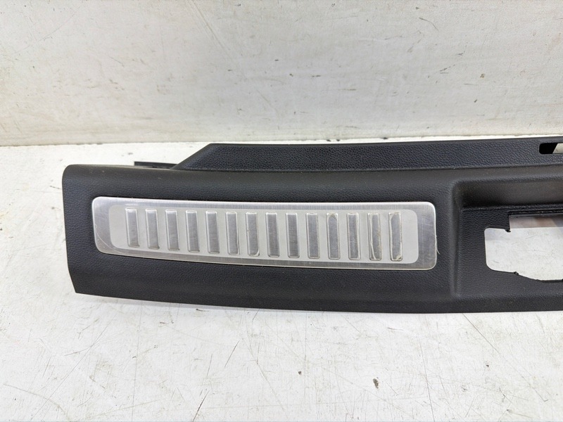 Кожух замка багажника