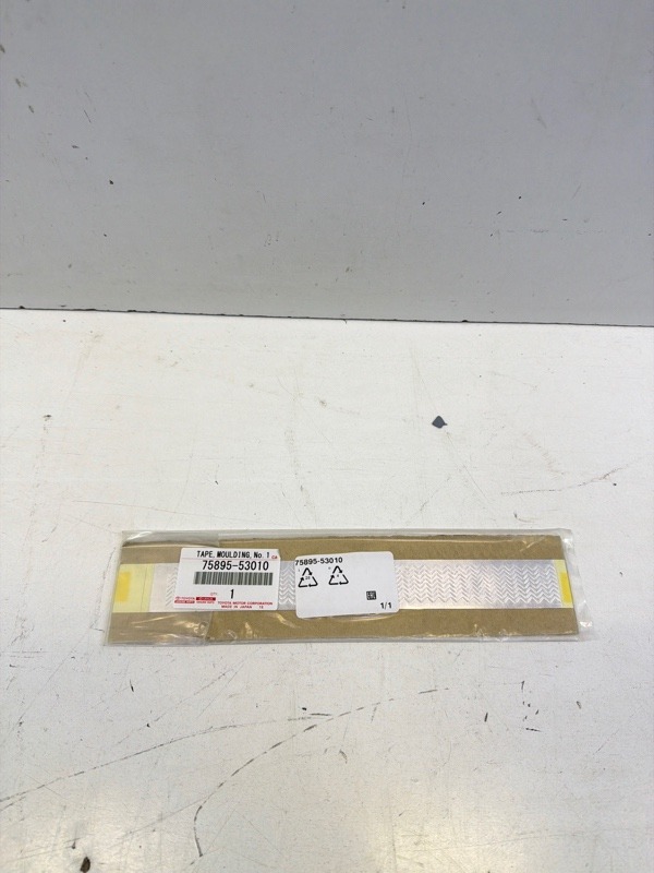 Молдинг заднего бампера