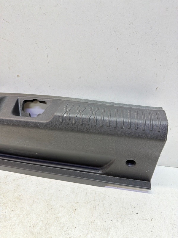 Кожух замка багажника