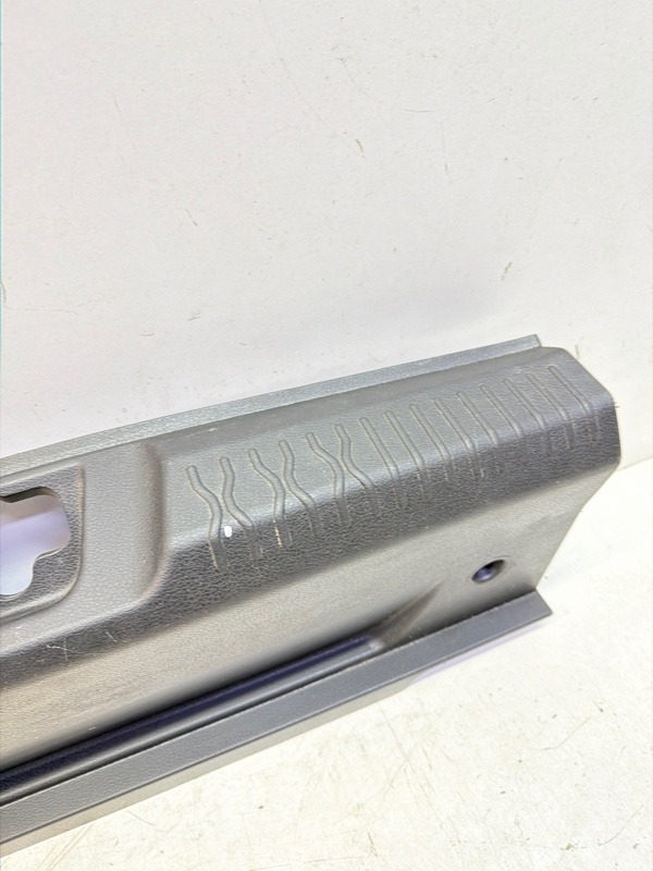 Кожух замка багажника