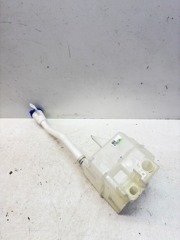 Бачок омывателя лобового стекла