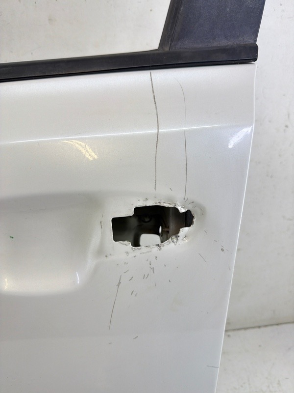 Дверь передняя левая