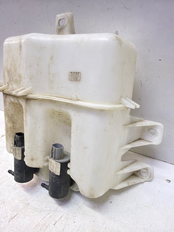 Бачок омывателя лобового стекла