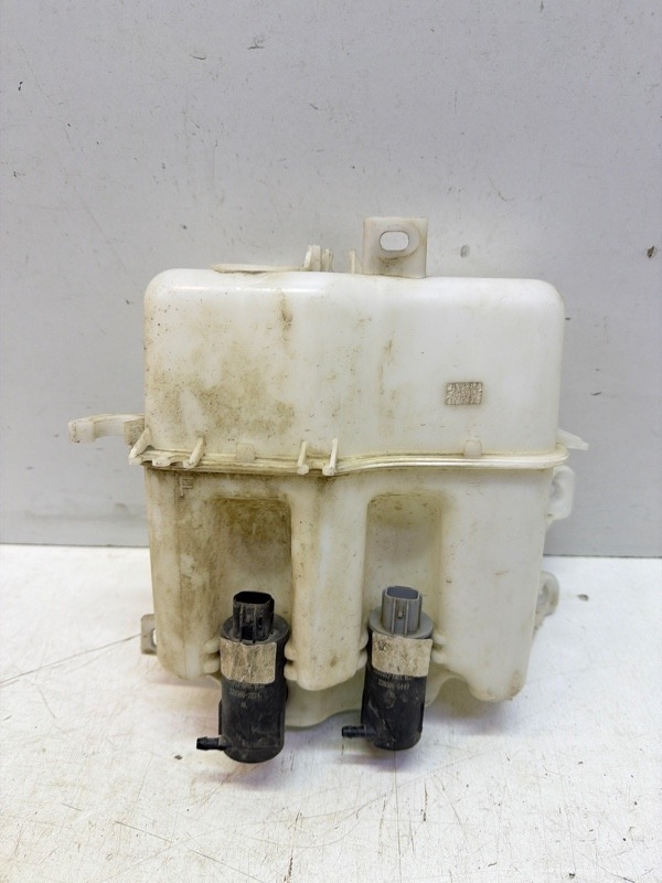 Бачок омывателя лобового стекла