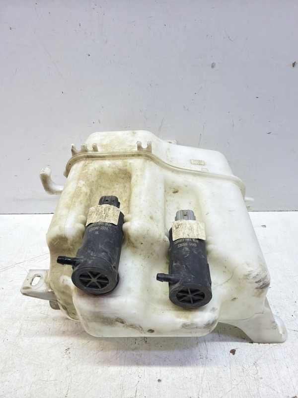 Бачок омывателя лобового стекла