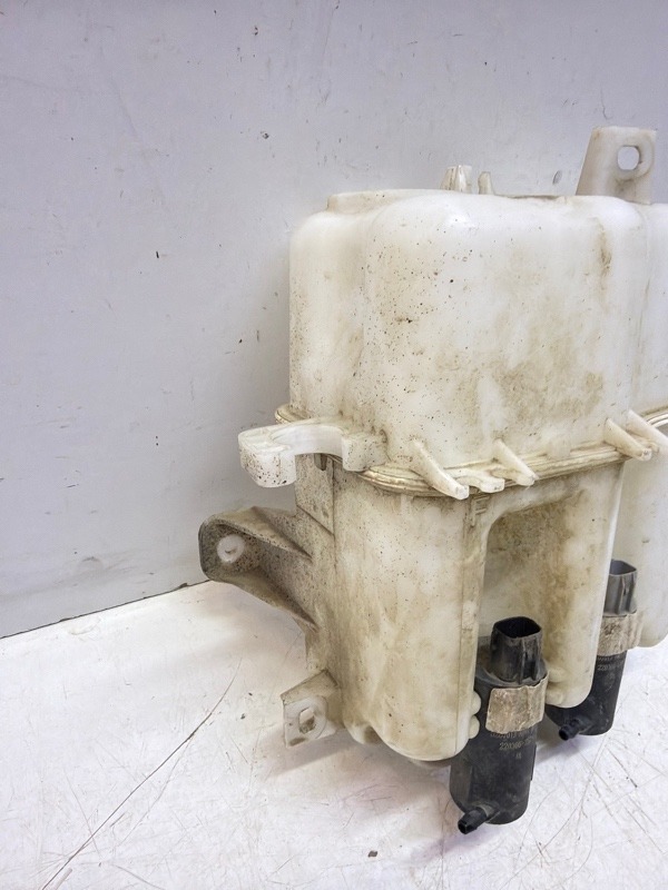 Бачок омывателя лобового стекла