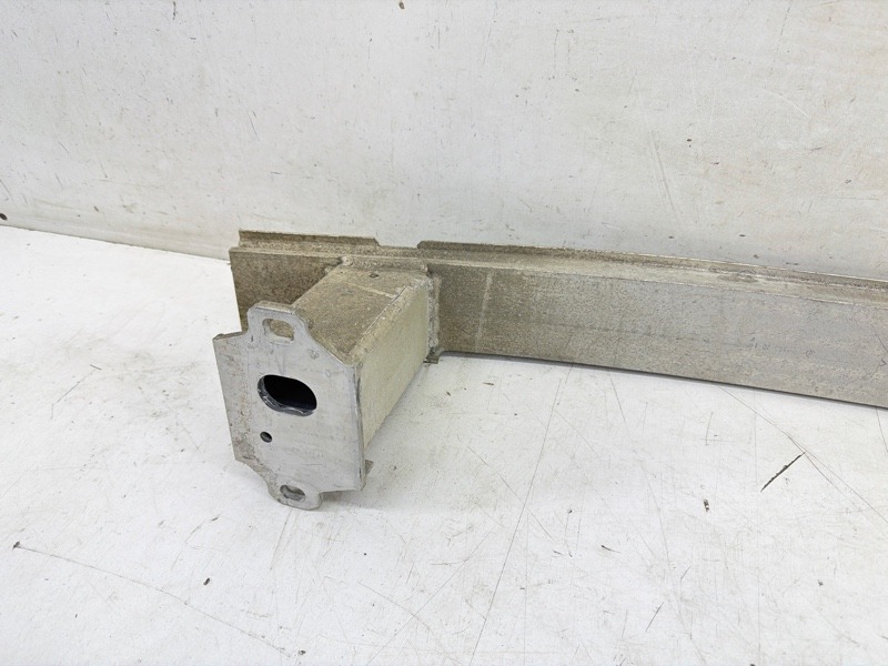 Усилитель заднего бампера