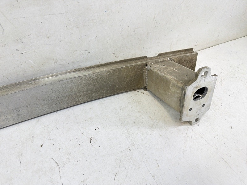 Усилитель заднего бампера