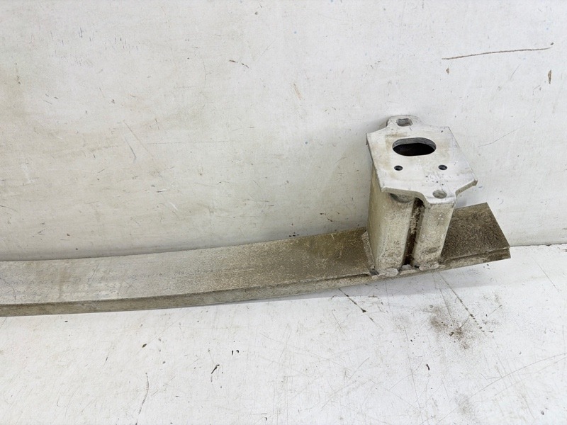 Усилитель заднего бампера