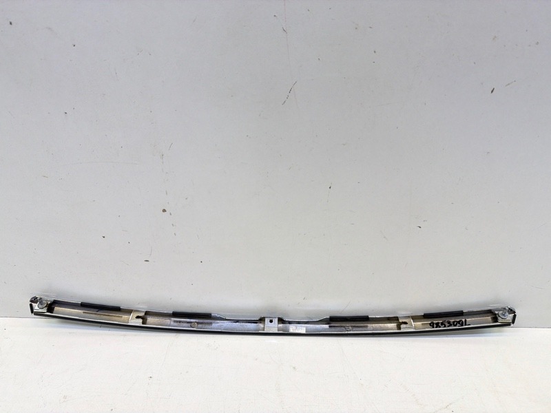 Накладка крышки багажника