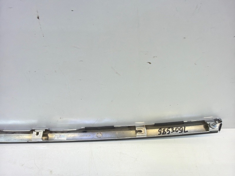 Накладка крышки багажника