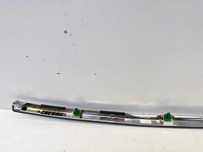 Накладка крышки багажника