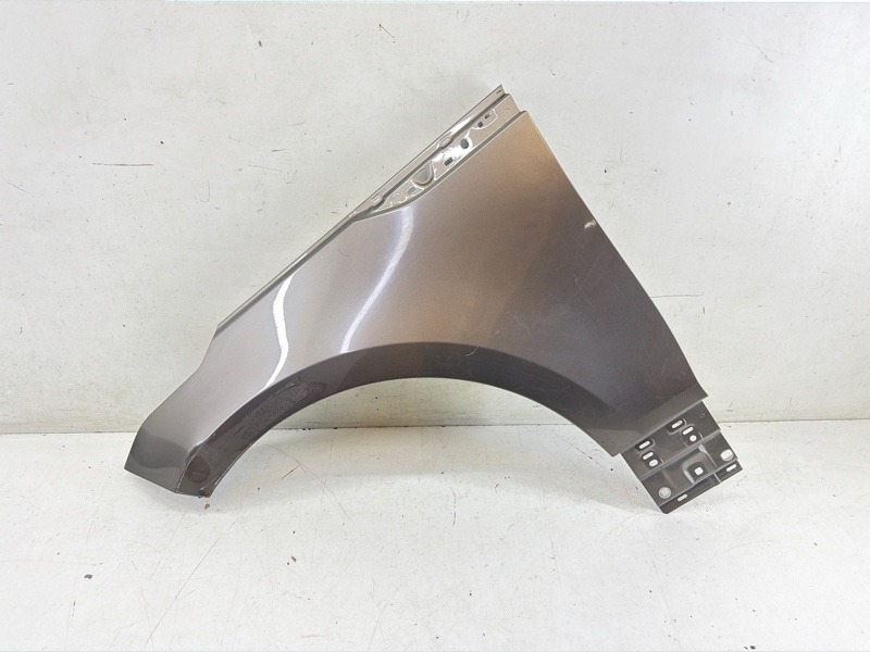 Крыло переднее левое