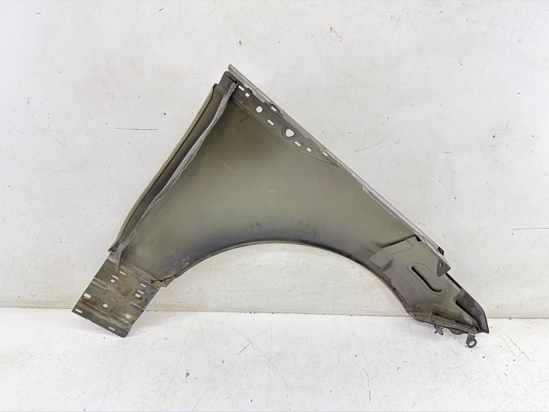 Крыло переднее левое