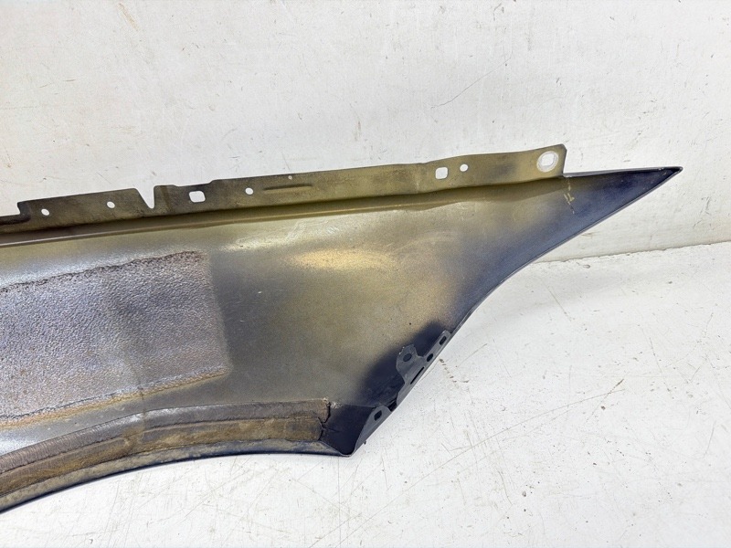 Крыло переднее левое