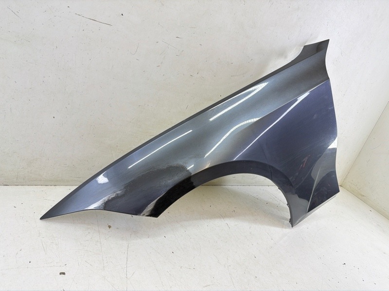 Крыло переднее левое