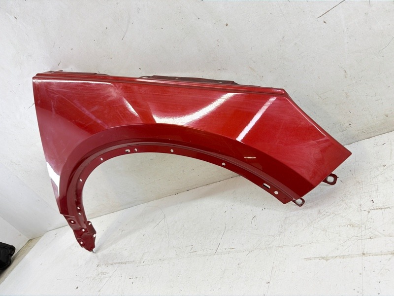 Крыло переднее правое