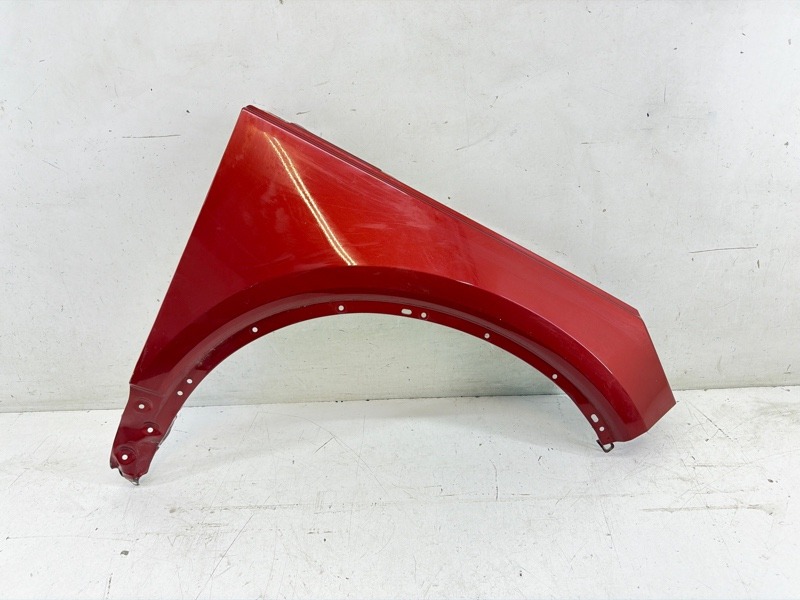 Крыло переднее правое