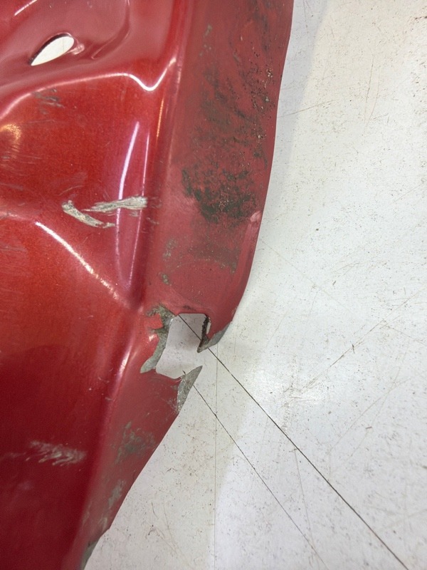 Крыло переднее правое