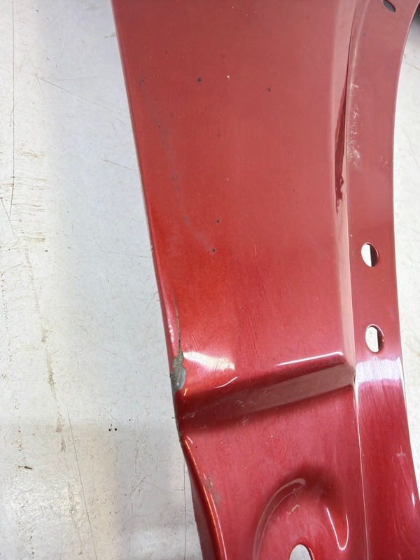 Крыло переднее правое