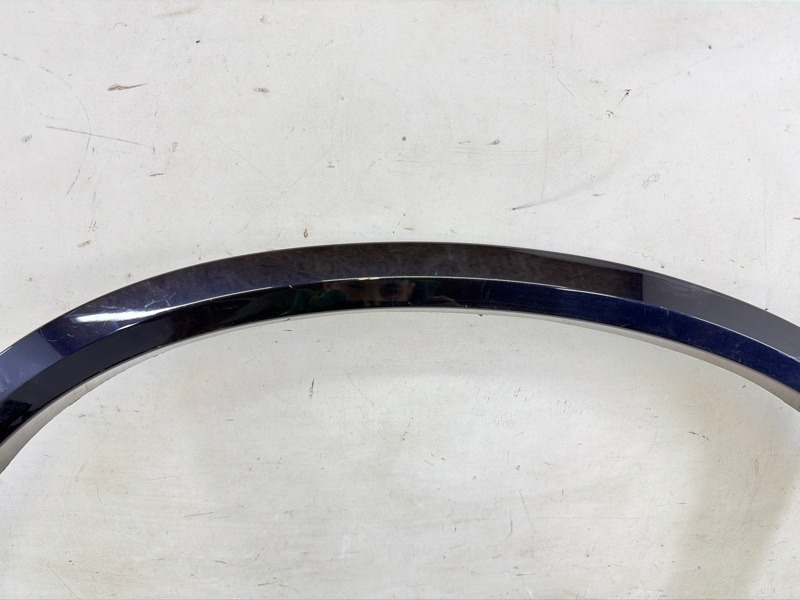 Накладка переднего крыла правого