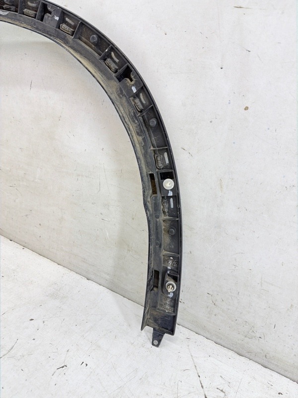 Накладка переднего крыла правого