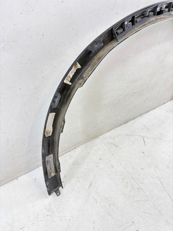 Накладка переднего крыла правого