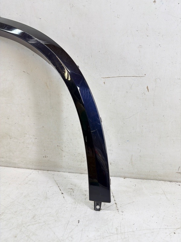 Накладка переднего крыла правого