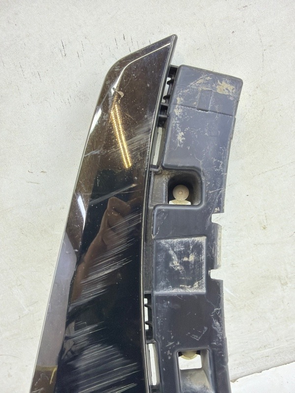 Накладка переднего крыла правого