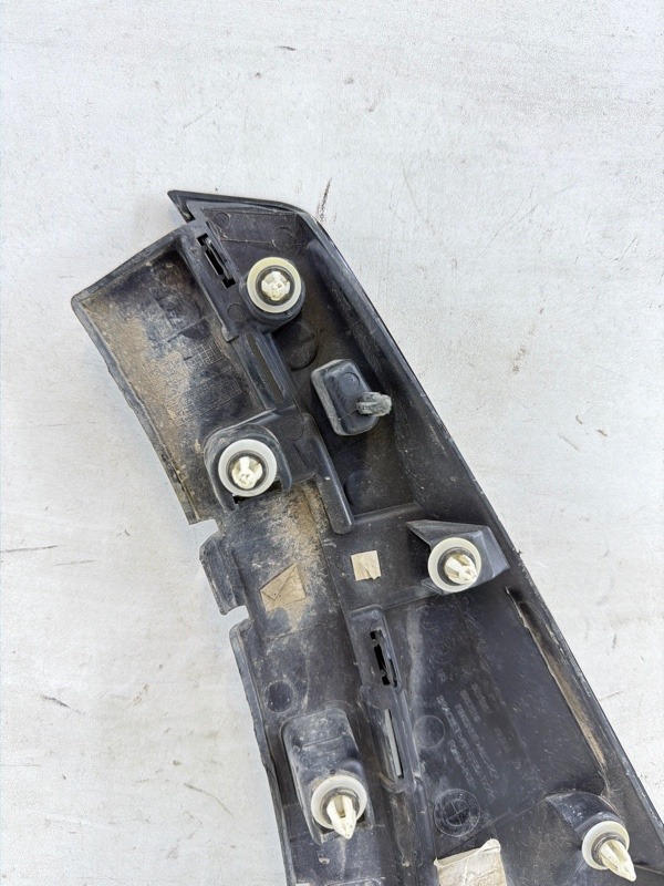 Накладка переднего крыла правого