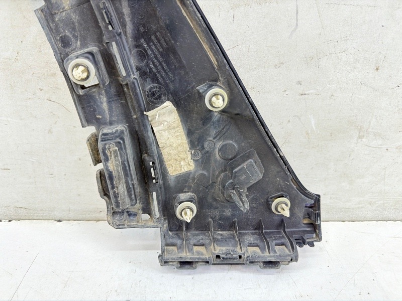 Накладка переднего крыла правого