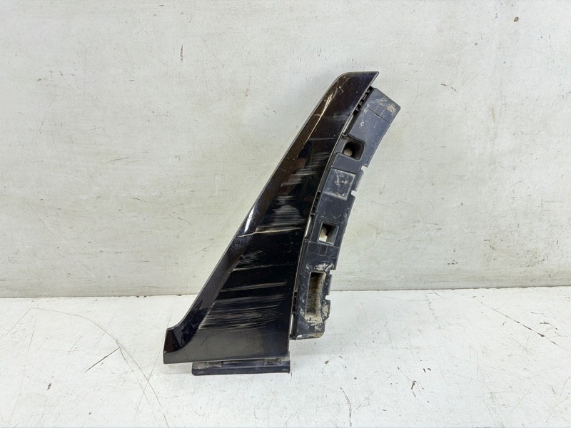 Накладка переднего крыла правого