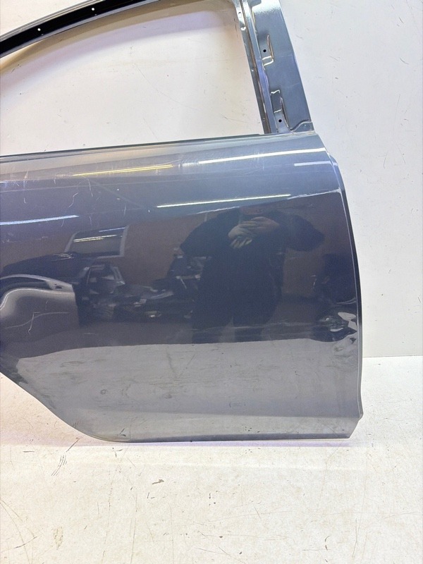 Дверь задняя правая