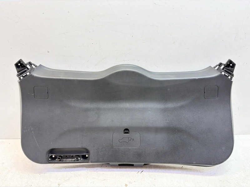 Обшивка двери багажника