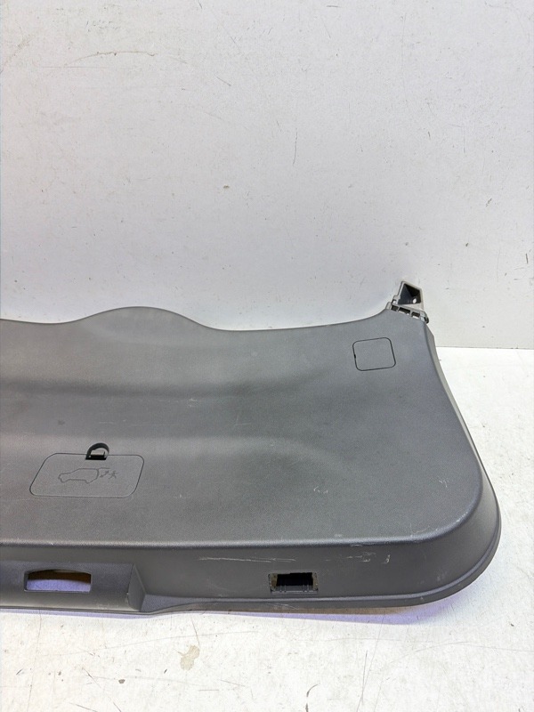 Обшивка двери багажника