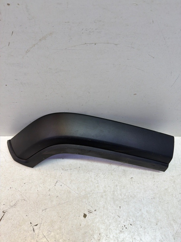 Накладка заднего крыла правого