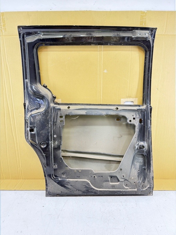Дверь задняя левая