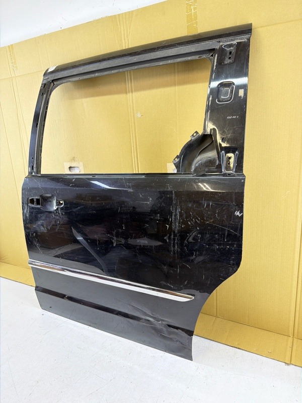 Дверь задняя левая