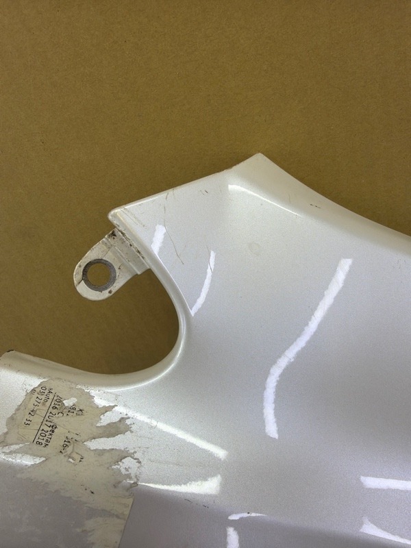 Крыло переднее правое