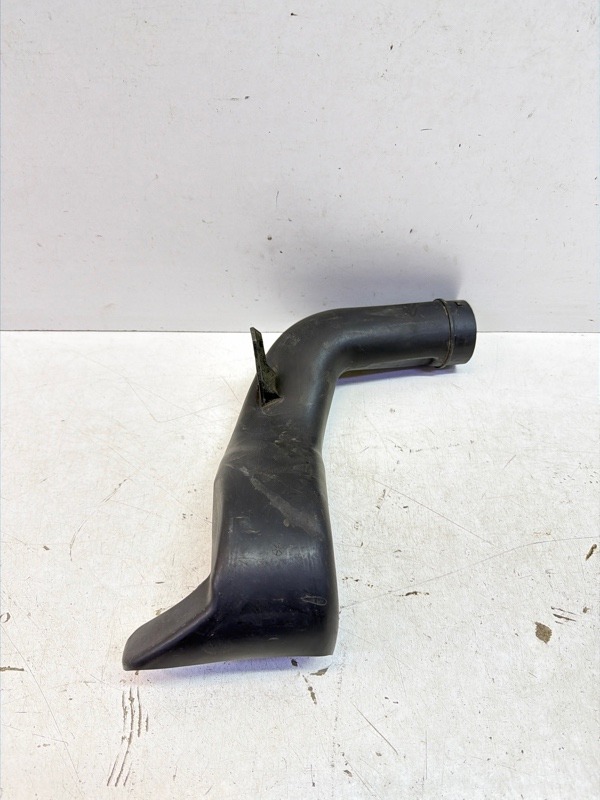 Патрубок воздушного фильтра