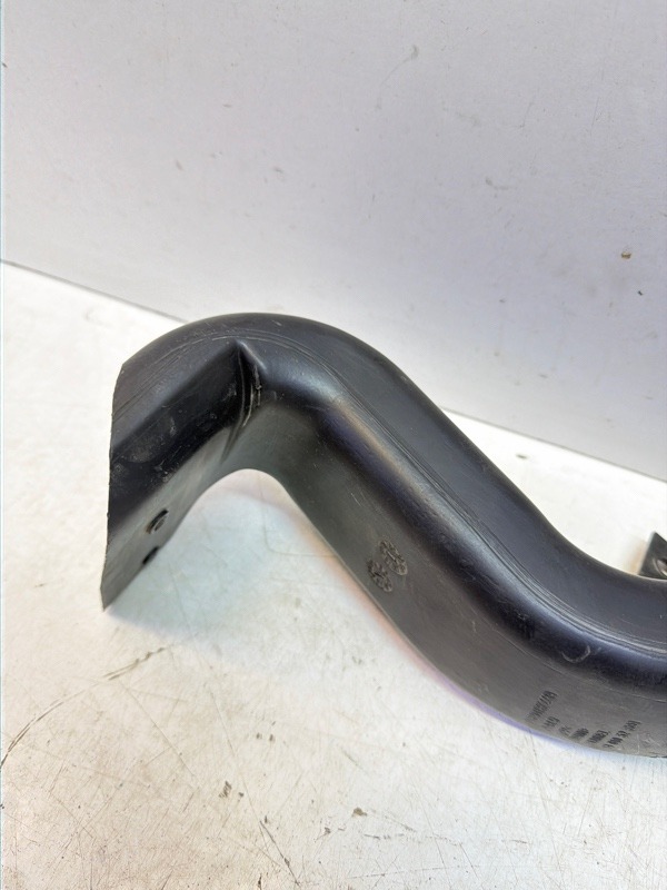 Патрубок воздушного фильтра