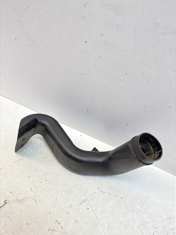 Патрубок воздушного фильтра